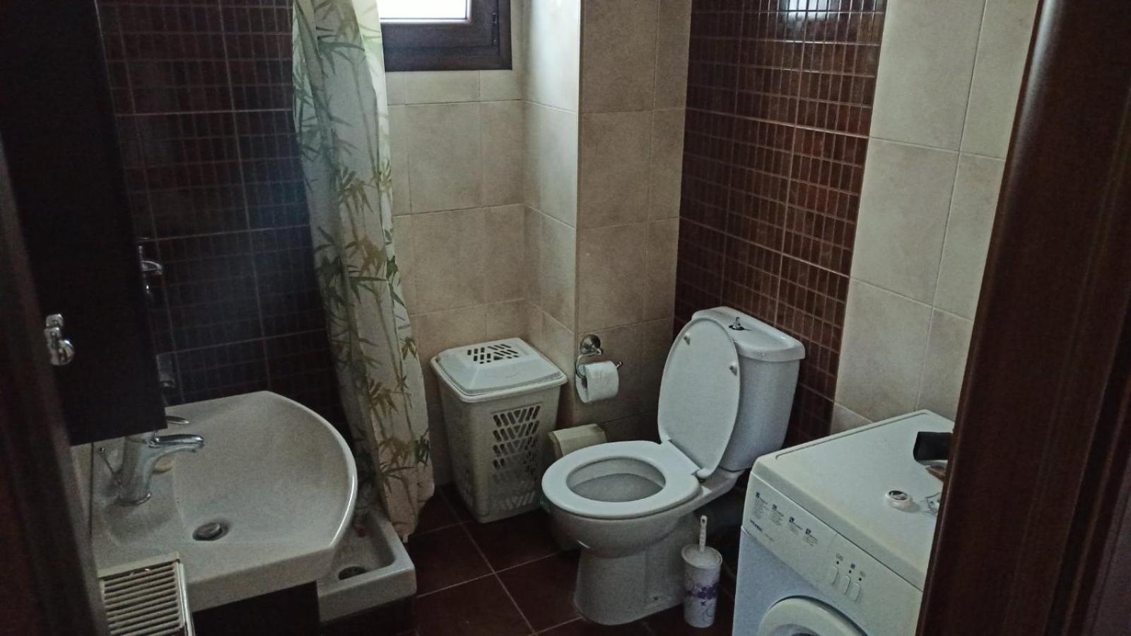 2 Apartment *